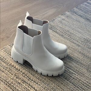 Women's White Chunky Ankle Boots never worn!!!